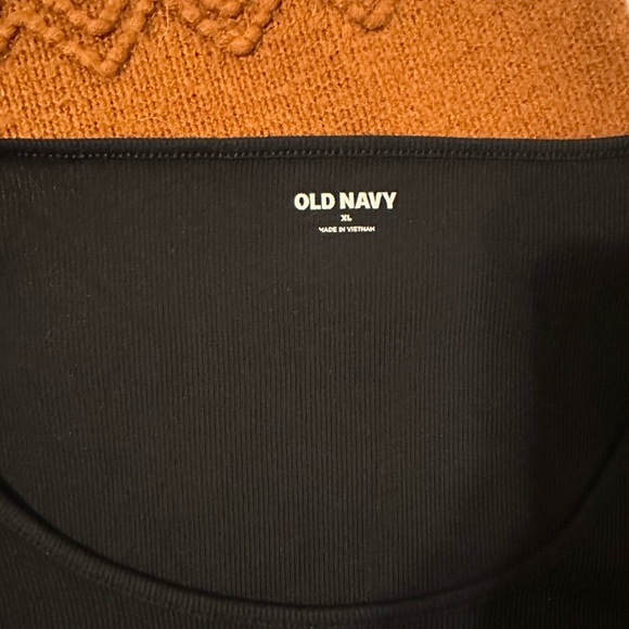 NWT old navy top - Picture 2 of 3